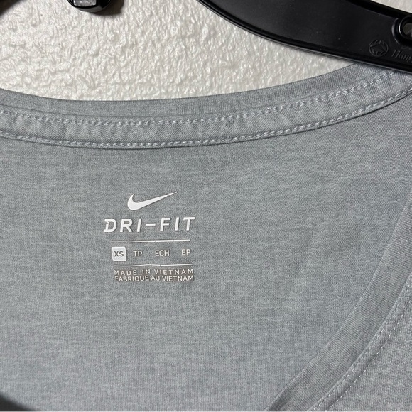 Nike Women Athletic Blue Dri-Fit shirt size XS - Picture 3 of 7